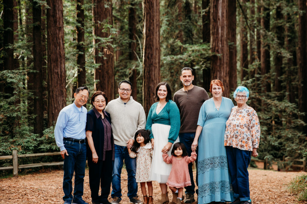 extended family session in redwoods